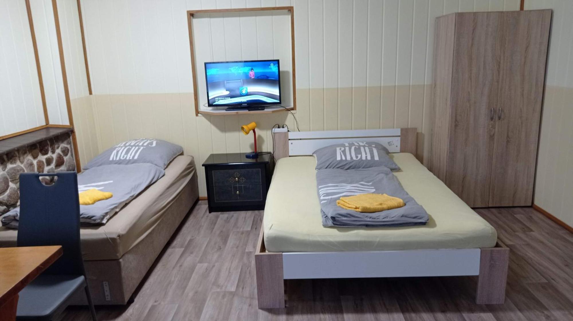 Gaestezimmer Sommer Locktow Exterior foto