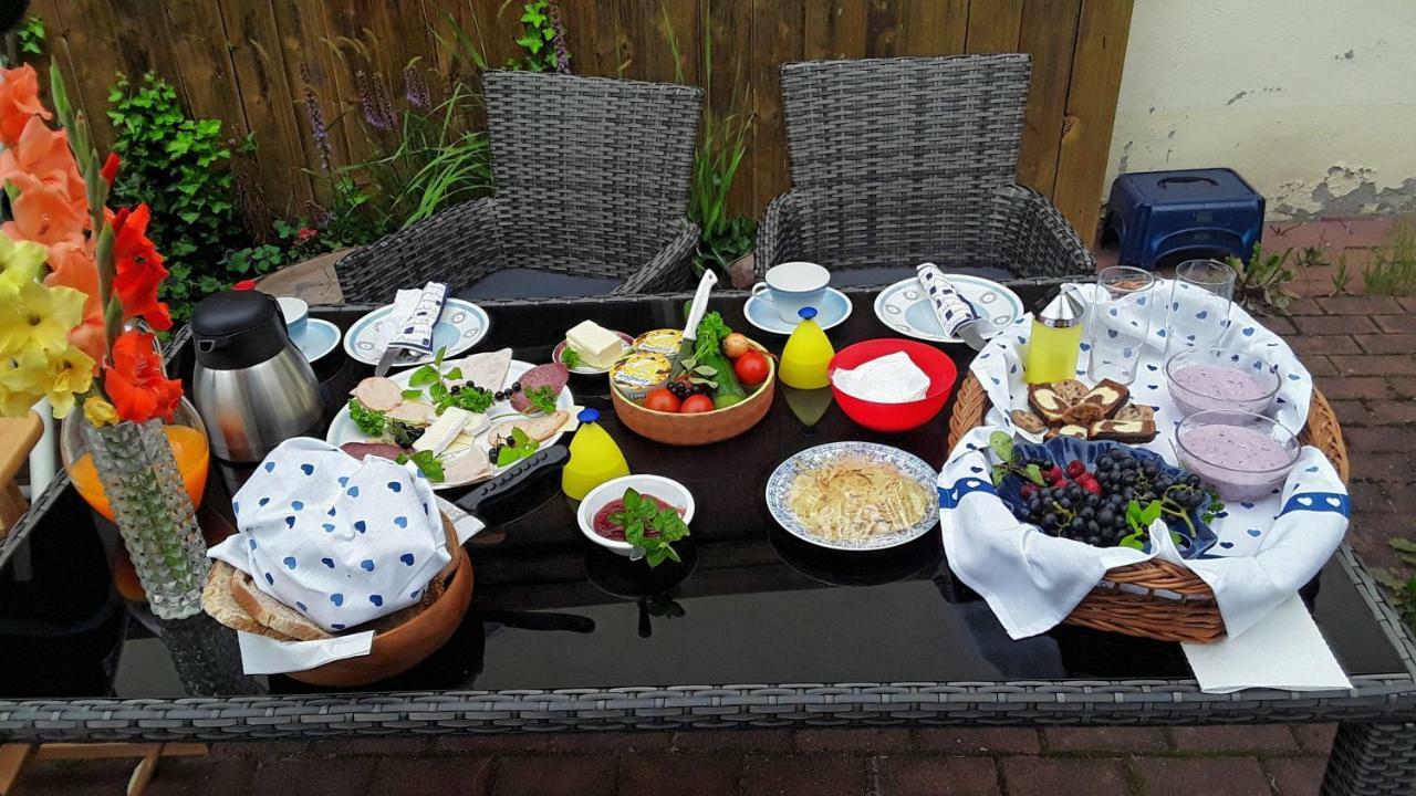Gaestezimmer Sommer Locktow Exterior foto